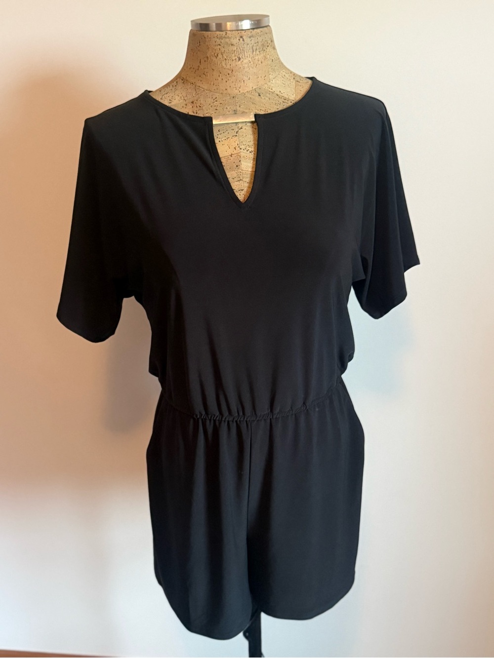 BHWM Black Short-Sleeve Keyhole Romper XS